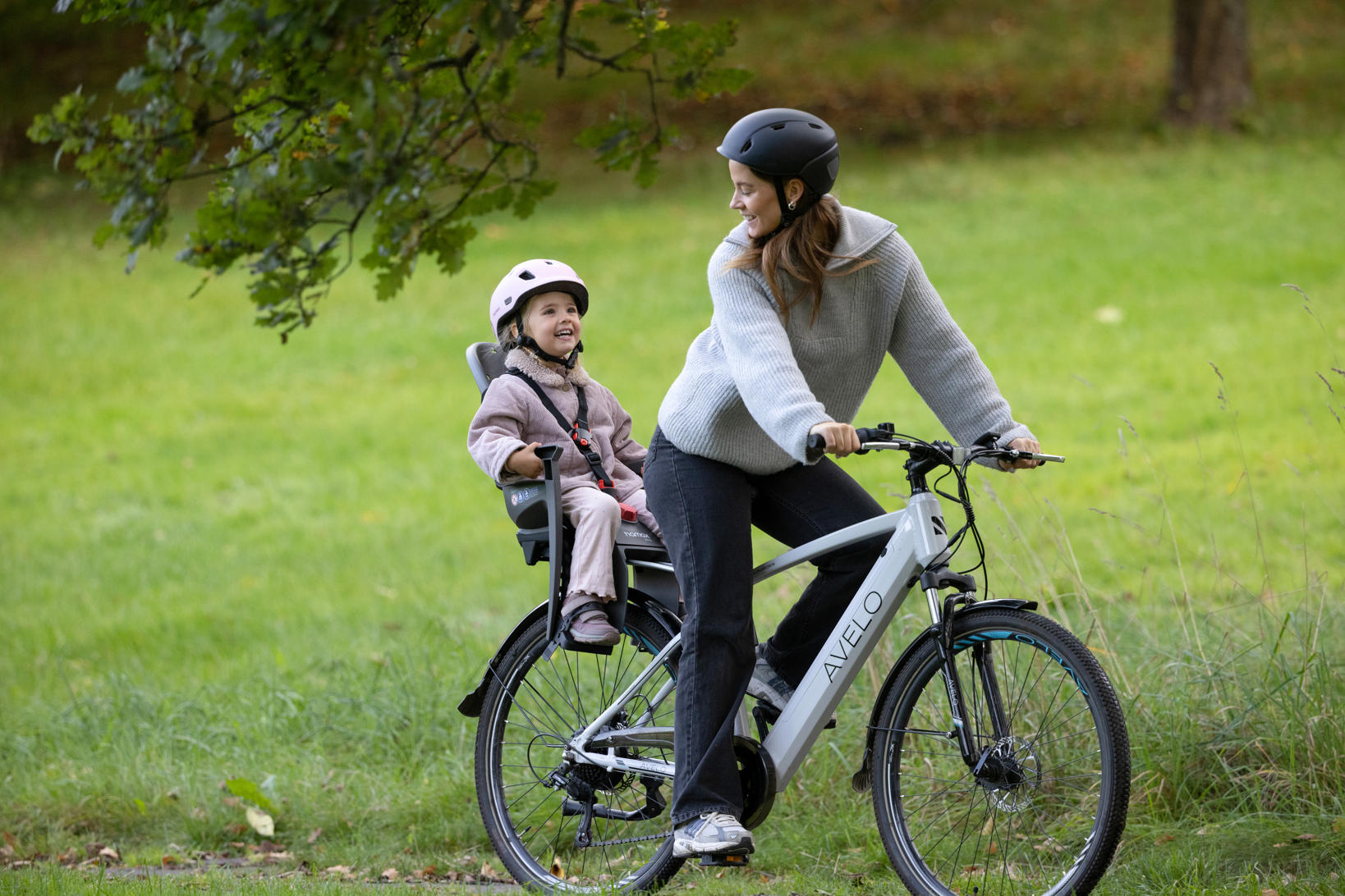 Fotelik dziecięcy HAMAX Siesta Szary/Czarny